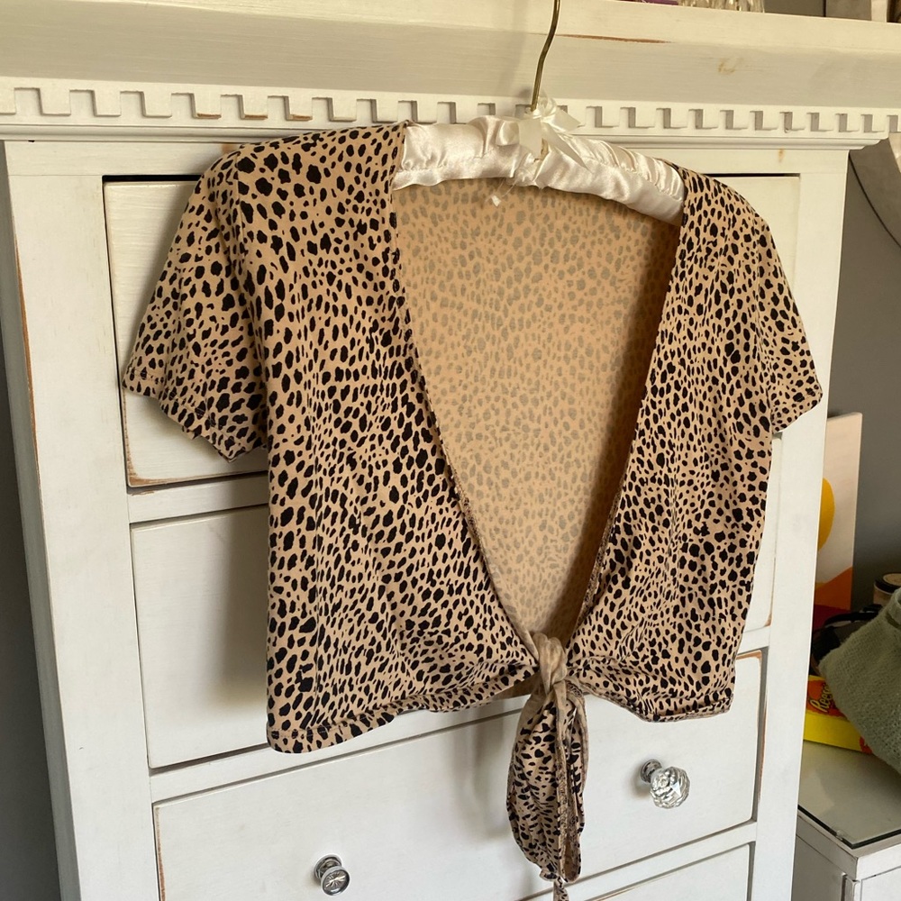 Brandy Melville Rare Cheetah Tie Top